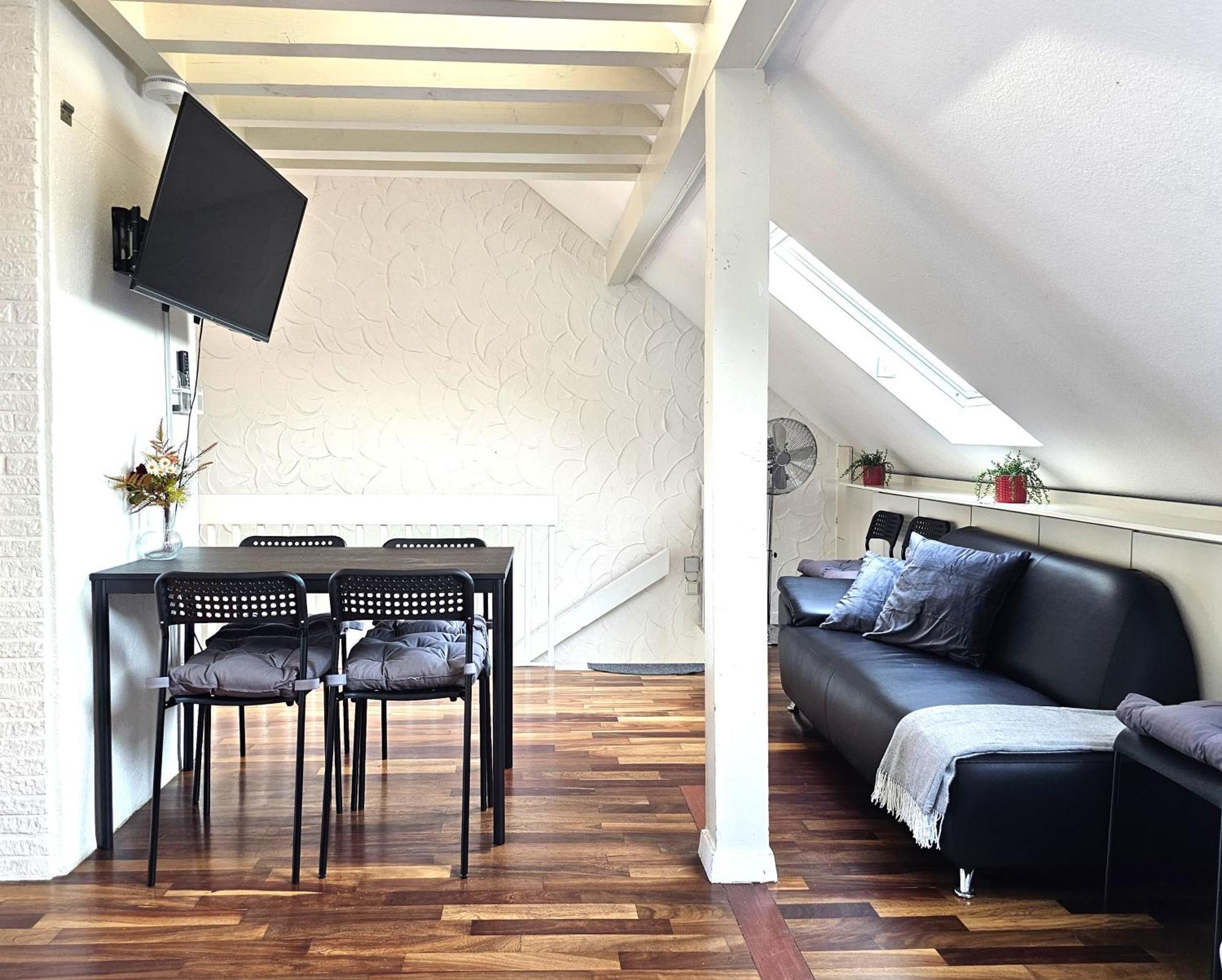 Lovely City House Меербуш Стая снимка