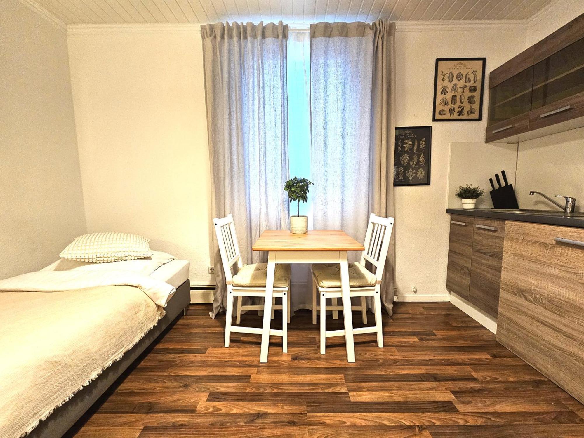 Lovely City House Меербуш Стая снимка